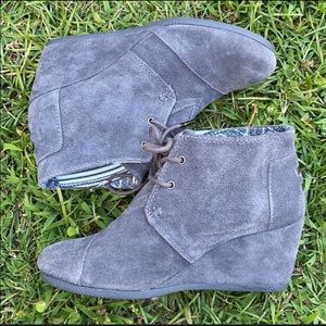 Toms Desert Wedge Boots Suede Grey 6.5